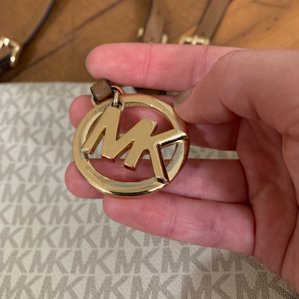 SOLD Authentic Michael Kors purse - Picture 4 of 7